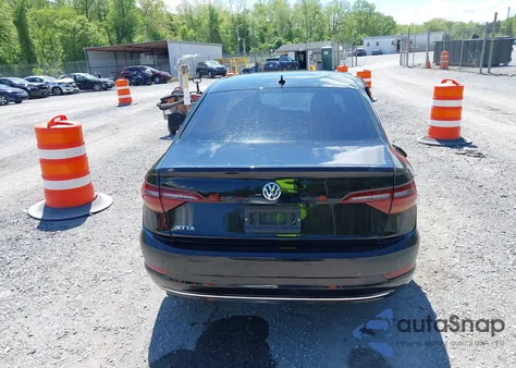 2019 Volkswagen Jetta 1.4T R-Line/1.4T S/1.4T Se z USA, uszkodzony, nr VIN 3VWC57BU8KM090633